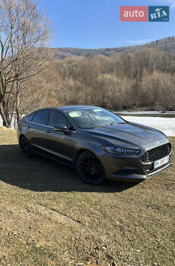 Седан Ford Fusion 2015 в 