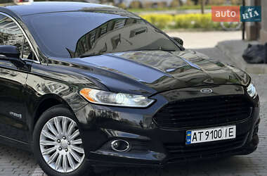 Седан Ford Fusion 2012 в 