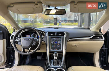 Седан Ford Fusion 2012 в 