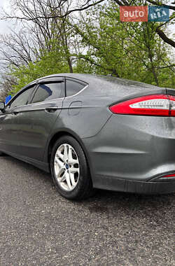 Седан Ford Fusion 2014 в 