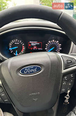 Седан Ford Fusion 2014 в 