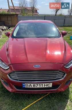 Седан Ford Fusion 2015 в 