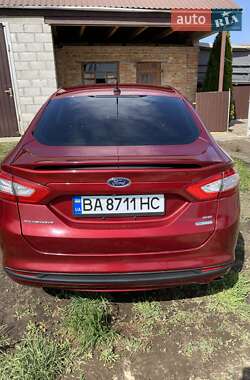 Седан Ford Fusion 2015 в 