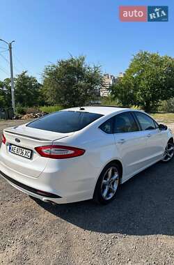 Седан Ford Fusion 2013 в 