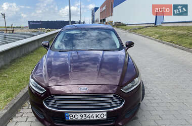 Седан Ford Fusion 2013 в 