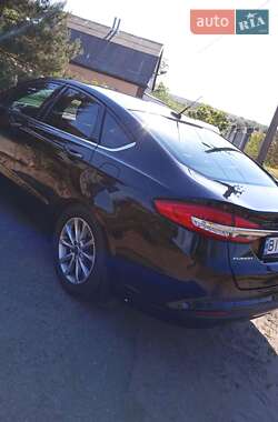 Седан Ford Fusion 2017 в 