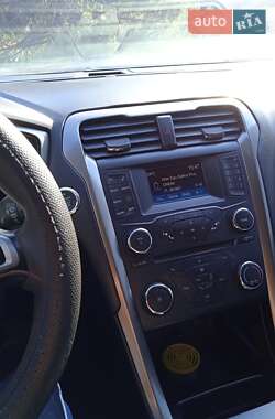 Седан Ford Fusion 2017 в 