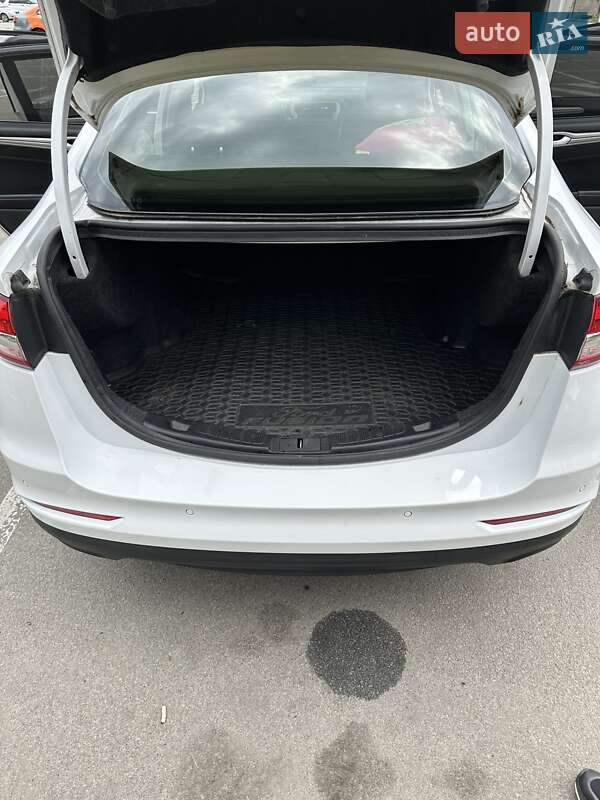 Седан Ford Fusion 2019 в Киеве фото 10 Седан Ford Fusion 2019 в Киеве