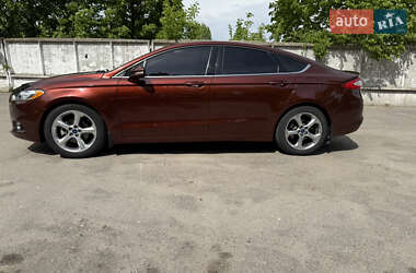 Седан Ford Fusion 2014 в 