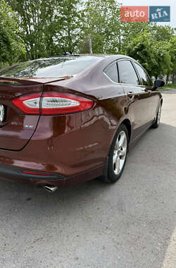 Седан Ford Fusion 2014 в 