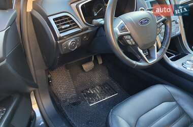 Седан Ford Fusion 2016 в 