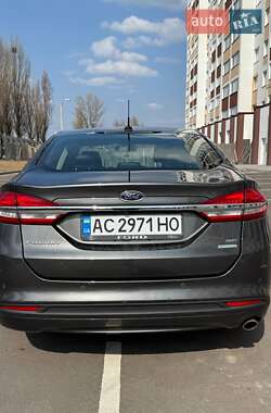Седан Ford Fusion 2016 в 