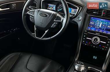 Седан Ford Fusion 2019 в 