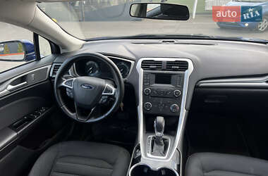 Седан Ford Fusion 2015 в 