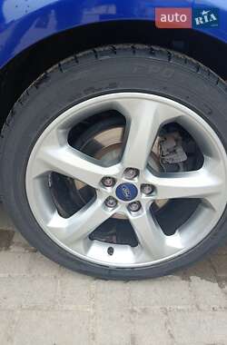 Седан Ford Fusion 2013 в 
