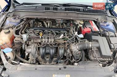 Седан Ford Fusion 2013 в 