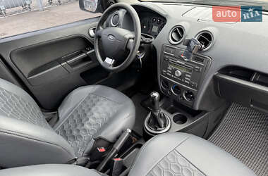 Хэтчбек Ford Fusion 2011 в 