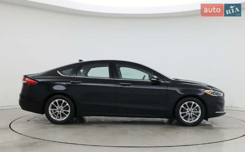 Седан Ford Fusion 2020 в Львове