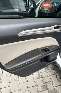 Седан Ford Fusion 2020 в 