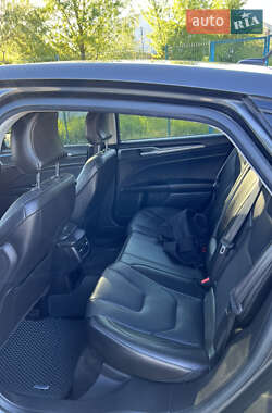 Седан Ford Fusion 2015 в 