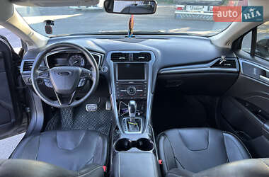 Седан Ford Fusion 2015 в 