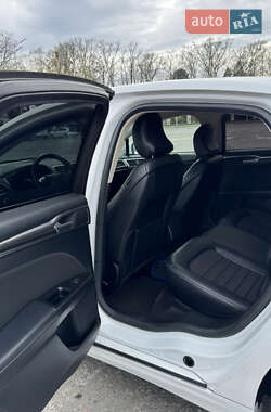 Седан Ford Fusion 2017 в 