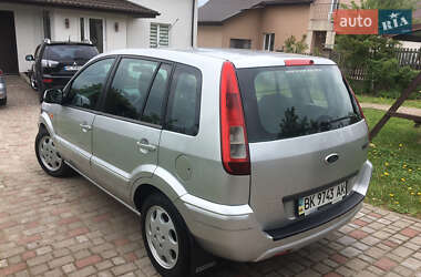Хэтчбек Ford Fusion 2011 в 