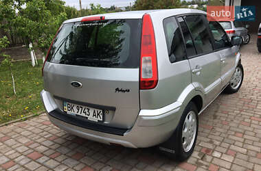 Хэтчбек Ford Fusion 2011 в 
