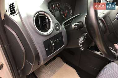 Хэтчбек Ford Fusion 2011 в 