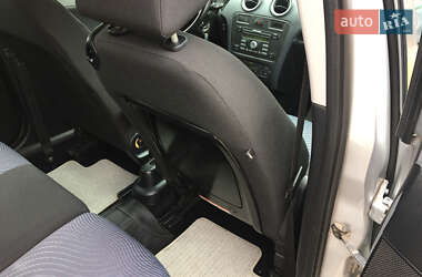 Хэтчбек Ford Fusion 2011 в 