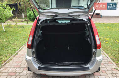 Хэтчбек Ford Fusion 2011 в 
