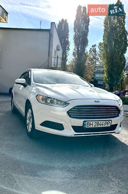 Седан Ford Fusion 2015 в Чорноморську