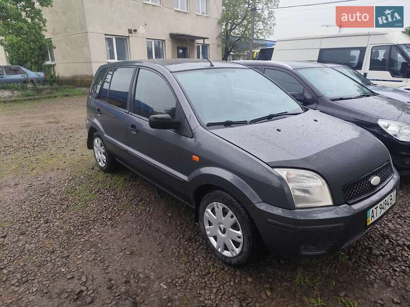 Хетчбек Ford Fusion 2004 в Івано-Франківську