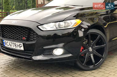 Седан Ford Fusion 2016 в 