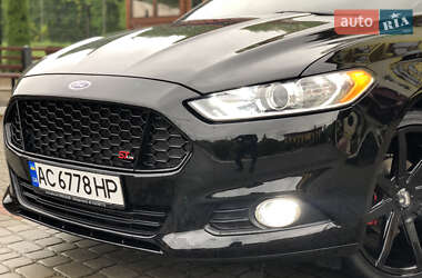 Седан Ford Fusion 2016 в 