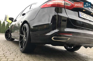 Седан Ford Fusion 2016 в 