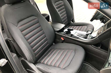 Седан Ford Fusion 2016 в 