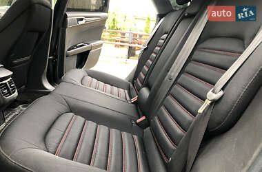 Седан Ford Fusion 2016 в 