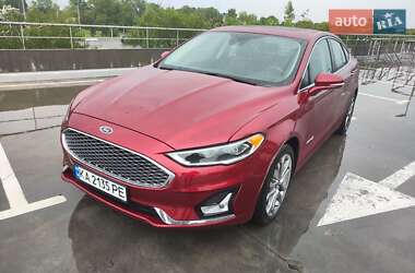 Седан Ford Fusion 2018 в 