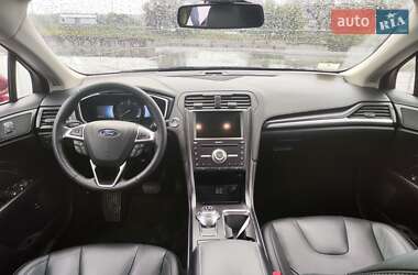 Седан Ford Fusion 2018 в 
