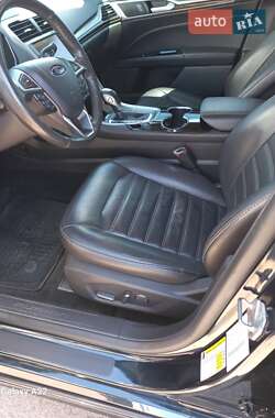 Седан Ford Fusion 2014 в 