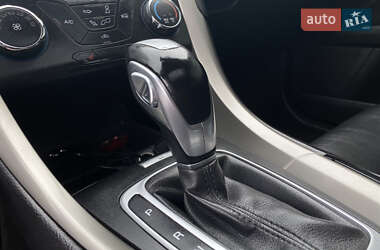 Седан Ford Fusion 2013 в 