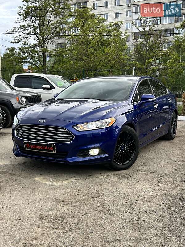 Седан Ford Fusion 2016 в 