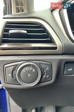 Седан Ford Fusion 2016 в 
