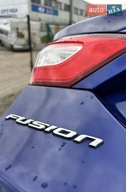 Седан Ford Fusion 2016 в 