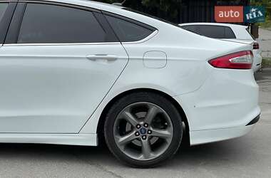 Седан Ford Fusion 2016 в 