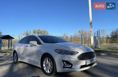Седан Ford Fusion 2019 в 