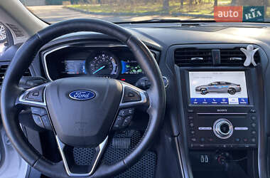Седан Ford Fusion 2019 в 