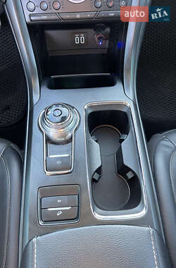 Седан Ford Fusion 2019 в 