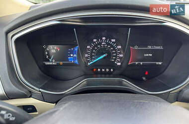 Седан Ford Fusion 2015 в 